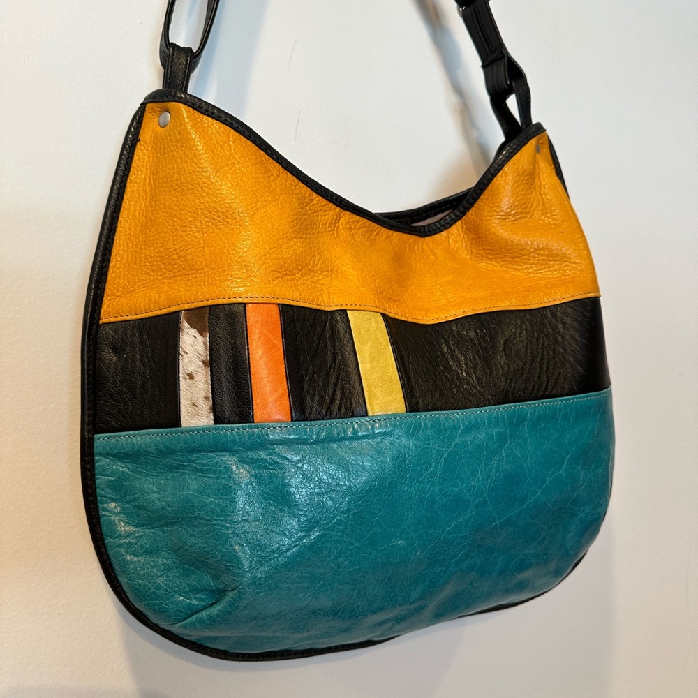 Turtle Ridge Leather Multi Color Crossbody - Picture 3 of 7